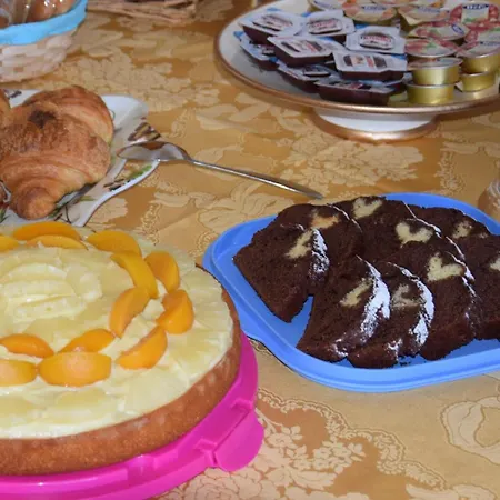 Al Chiaro Di Luna Bed and Breakfast 3*