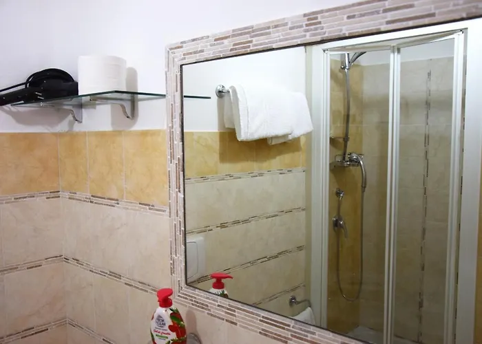 Alojamento de Acomodação e Pequeno-almoço Al Chiaro Di Luna Paola