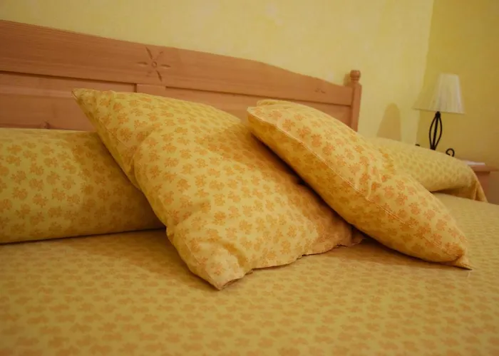 Alojamento de Acomodação e Pequeno-almoço Al Chiaro Di Luna 3*