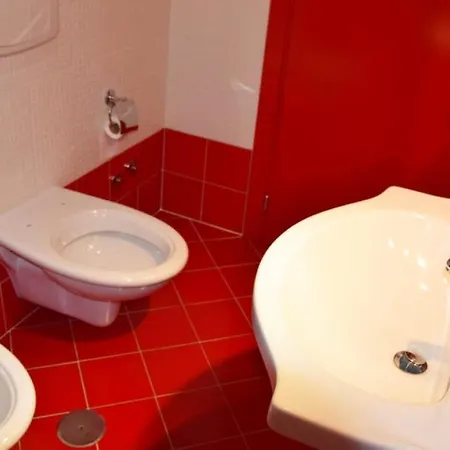 Al Chiaro Di Luna Bed & Breakfast 3*
