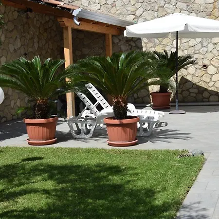 Panzió Al Chiaro Di Luna Paola