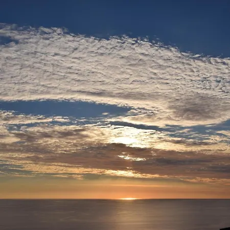 Al Chiaro Di Luna 3*