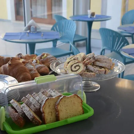 Oda ve Kahvaltı Al Chiaro Di Luna Paola