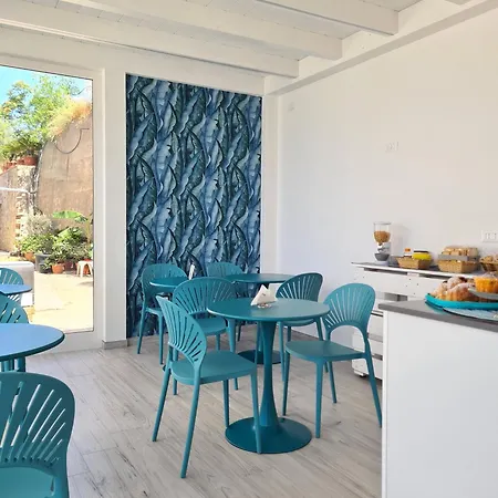 Al Chiaro Di Luna 3*