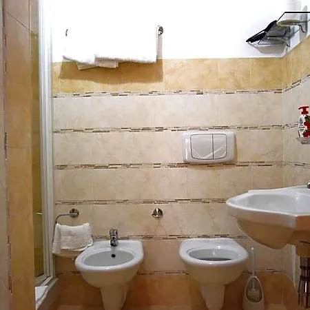 Al Chiaro Di Luna Bed & Breakfast
