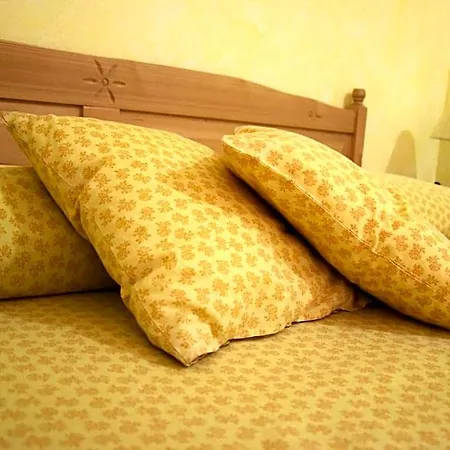 Al Chiaro Di Luna Bed & Breakfast 3*