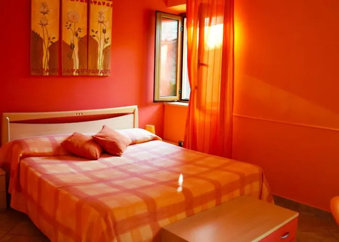 住宿加早餐酒店 Al Chiaro Di Luna 帕奥拉