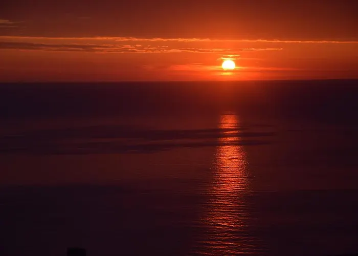 Al Chiaro Di Luna 3*