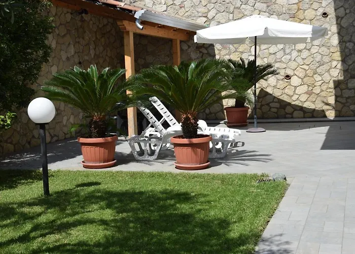 住宿加早餐酒店 Al Chiaro Di Luna 帕奥拉