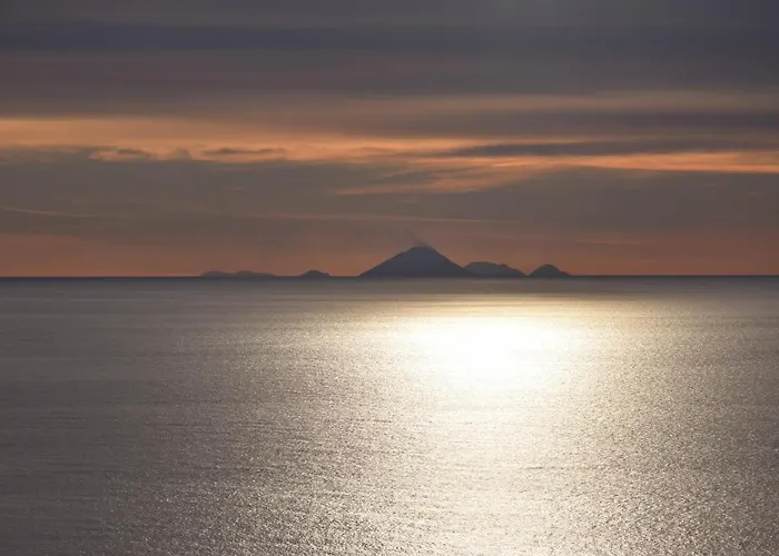 Al Chiaro Di Luna 住宿加早餐酒店 帕奥拉