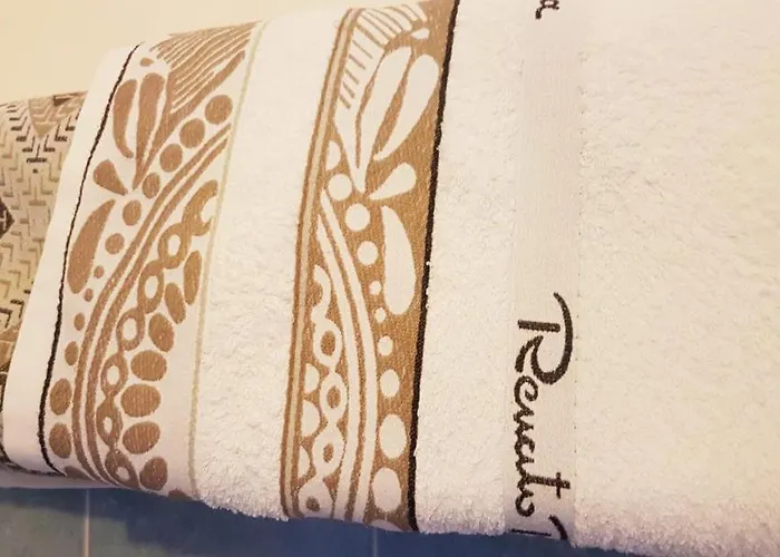 Al Chiaro Di Luna 3*