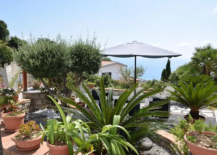 Al Chiaro Di Luna 住宿加早餐酒店 3*