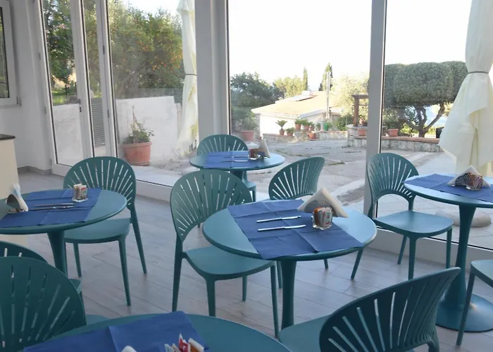 Al Chiaro Di Luna 住宿加早餐酒店